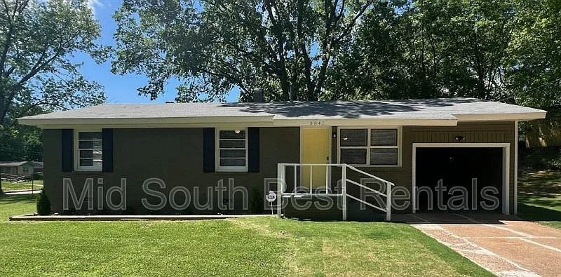 3841 Denver St — Photo 1