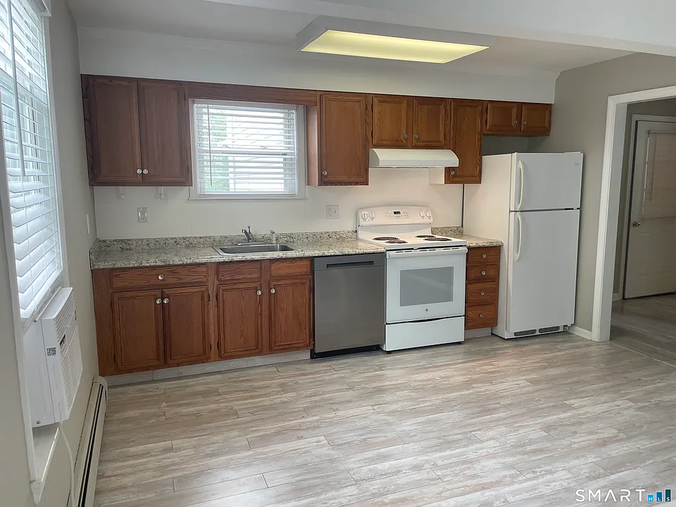 7 Terrace Pl #B