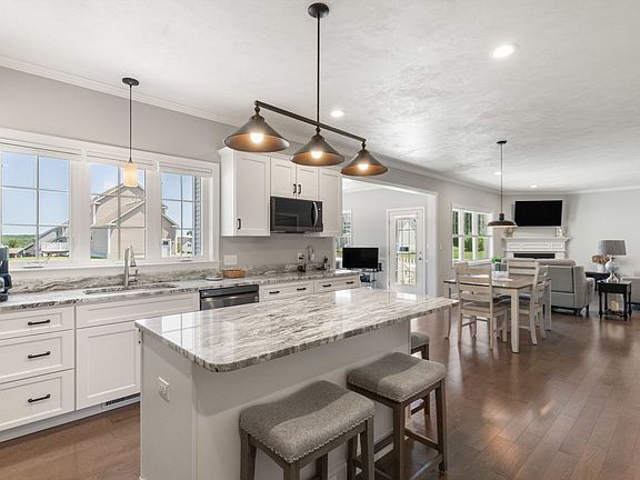 5th image of 4 Meadow Ln