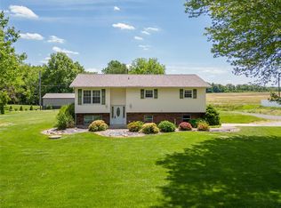 8800 Country Ln, Troy, IL 62294