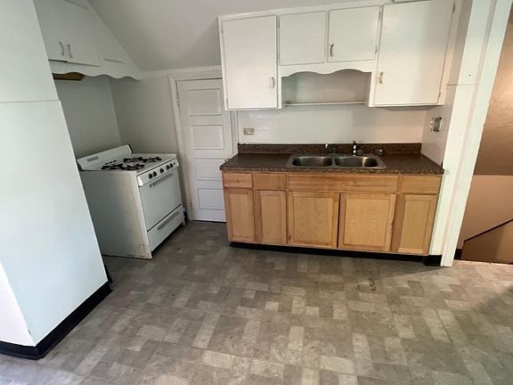 2nd image of 2665 E 115th St #3