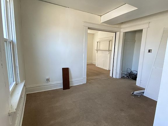 4th image of 2118 Sullivant Ave #2118