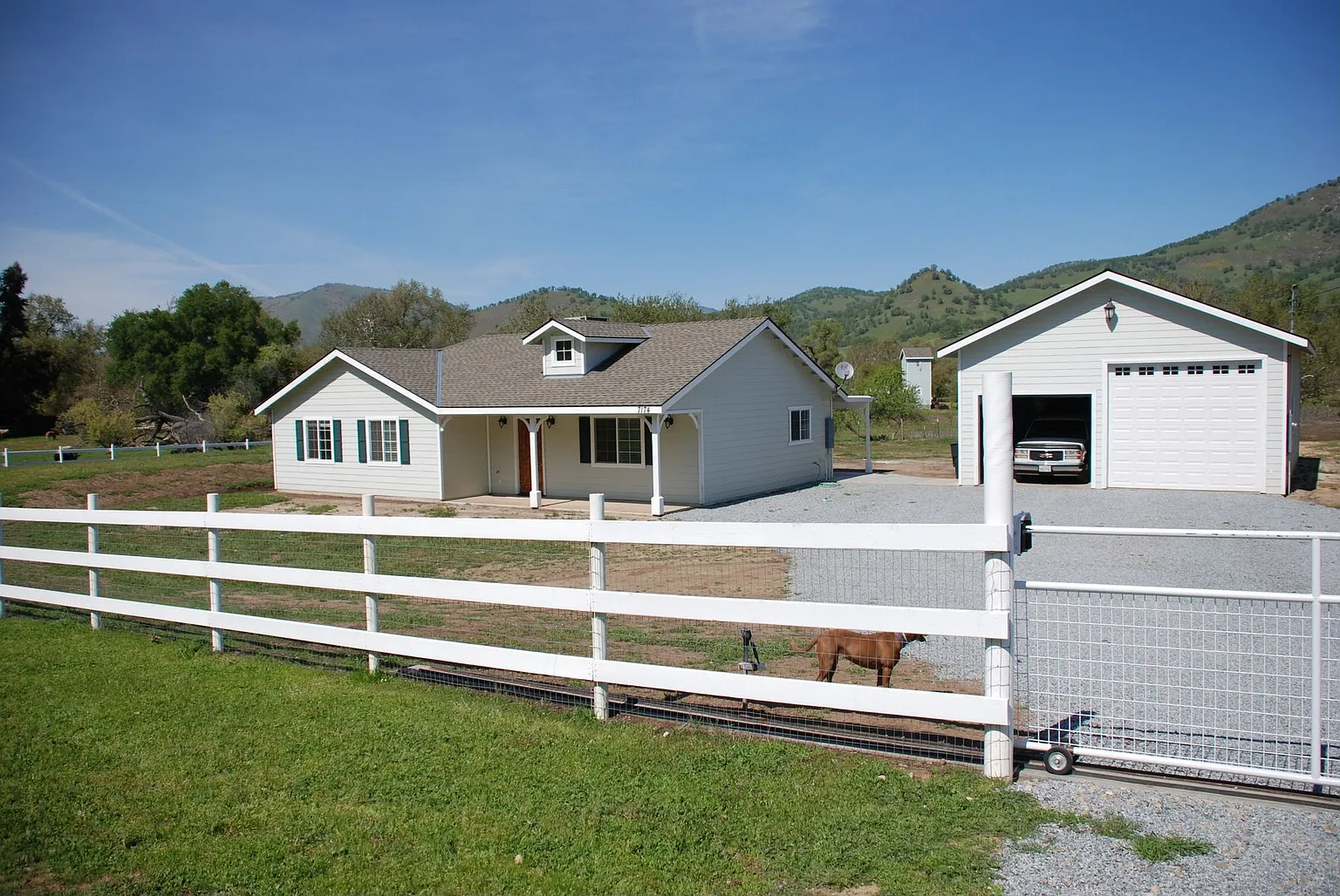 7174 Elwood Rd photo 1