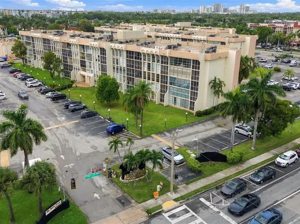 801 Three Islands Blvd APT 120, Hallandale Beach, FL 33009