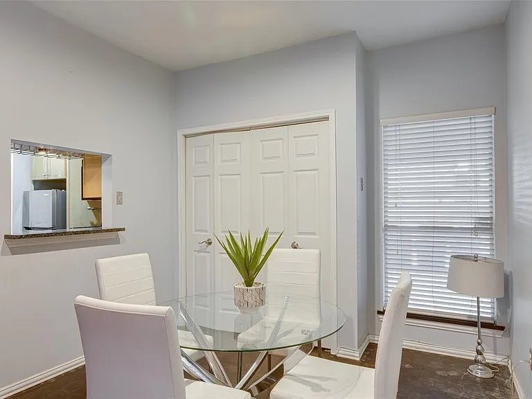 4104 N Hall St #102 — Photo 12