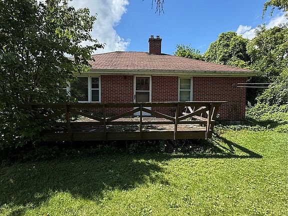 5th image of 393 Culver Rd