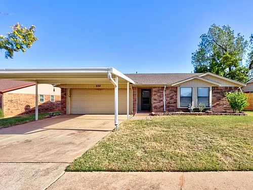 628 Whispering Oaks Blvd Photo 1
