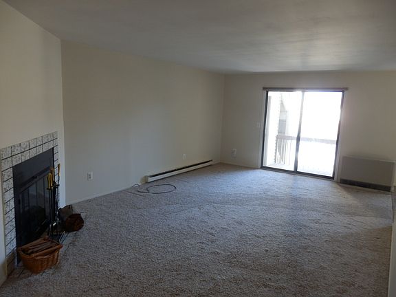 4th image of 2204 Village Dr
