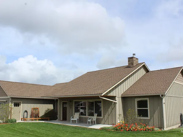 1062 Claypit Rd, Troy, ID 83871