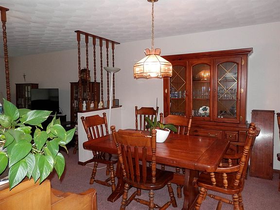 4th image of 1061 Woodbine Cir E