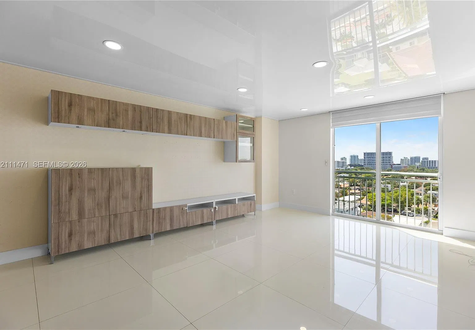 The Aston Condo — Photo 4