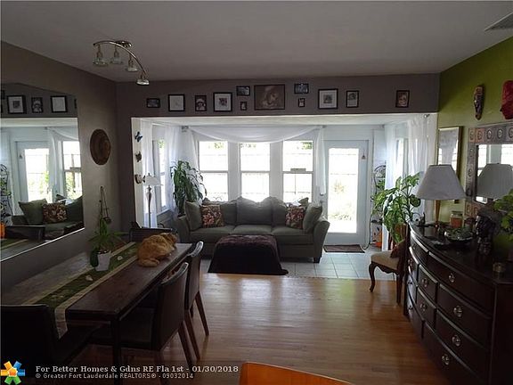 5th image of 900 SE 13th St