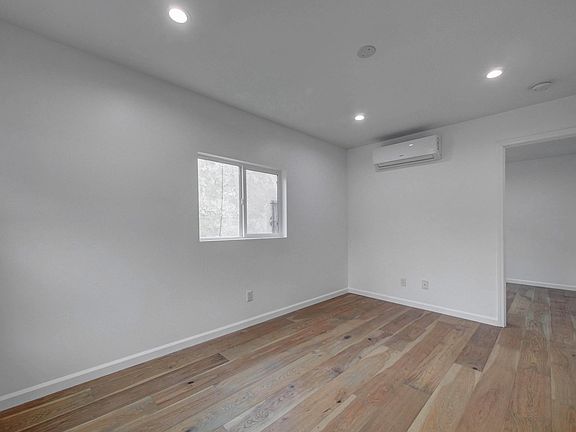 3rd image of 3530 11th Ave