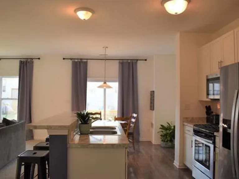 11234 Putnam Dr — Photo 5