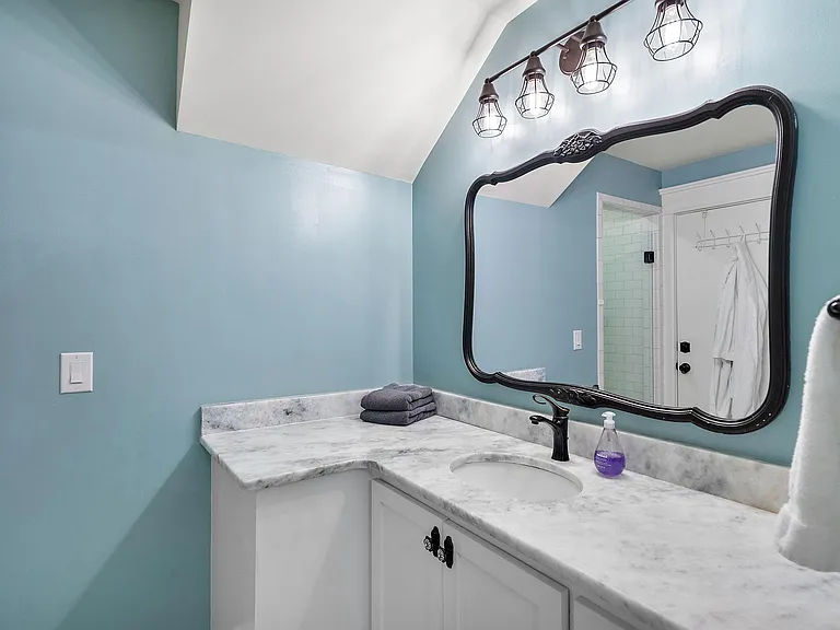 1407 Holly St — Photo 26