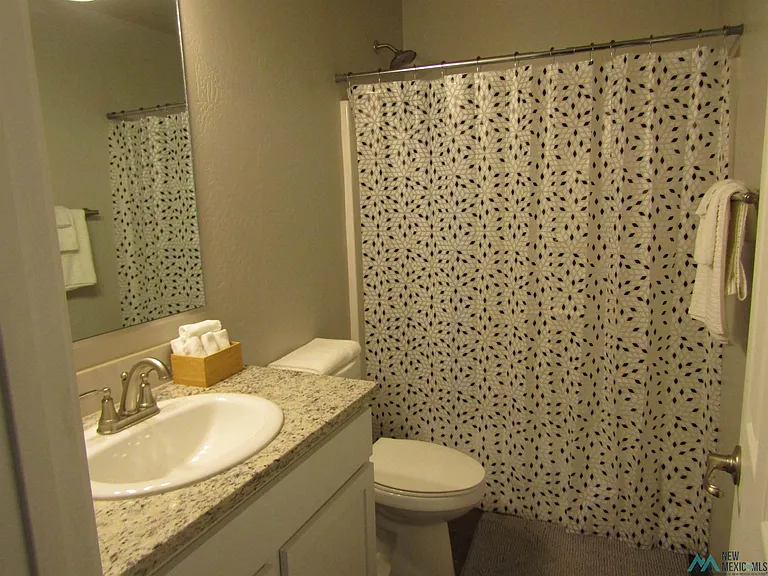 2404 W Briscoe Ave — Photo 19