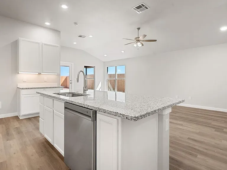 2504 Abbeville Ave — Photo 13