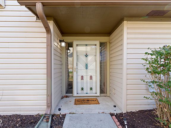 4th image of 6454 Bay Harbor Ln
