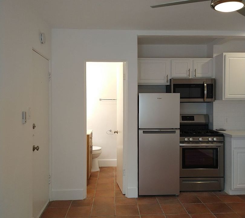 1st image of 225 Vista Chino #7