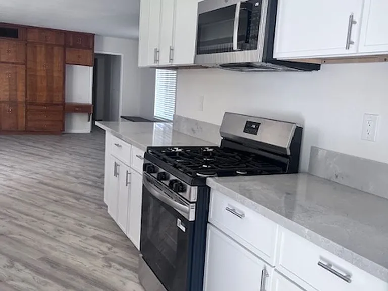 102 Hillside Way — Photo 4