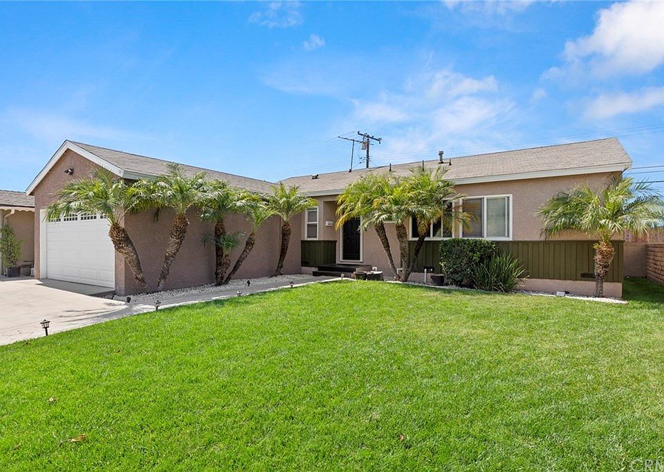 1st image of 8463 Hickory Dr