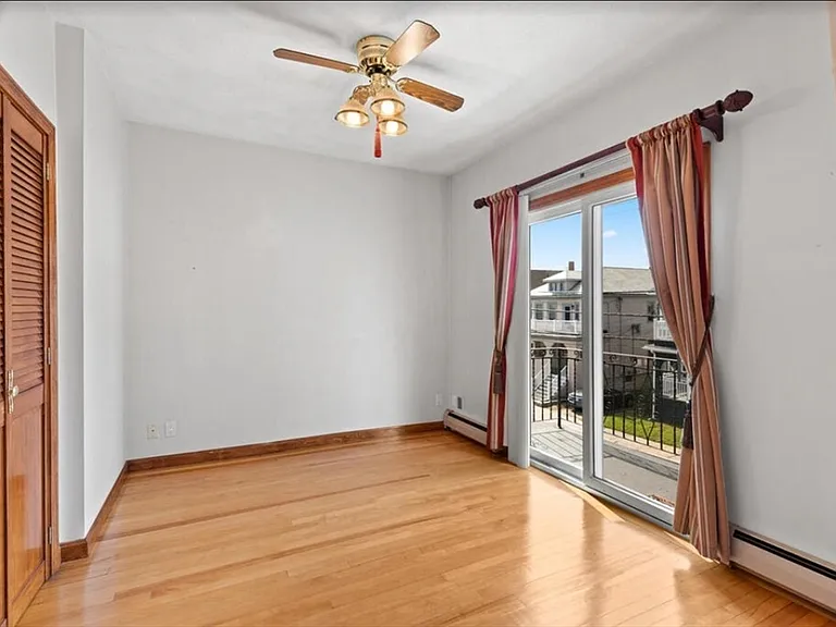 146 W Adams St #2 — Photo 7