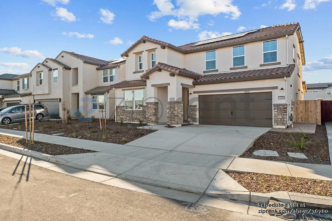 5 bed, 2924 sqft, $3,400 — Photo 3