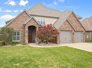 1900 SW Hayfield Ave, Bentonville, AR 72713