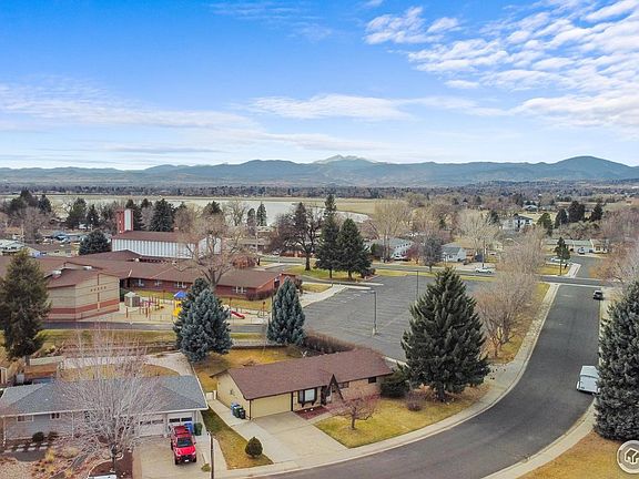 3rd image of 2604 Spruce Dr