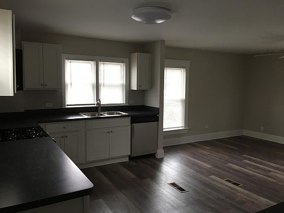 4th image of 620 N Ash St Floor 2