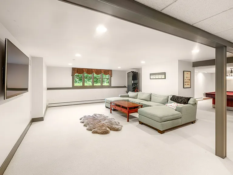 271 Thomas Pasture Rd — Photo 35