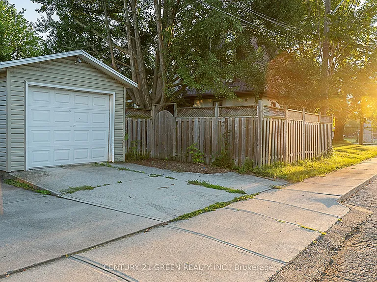 41 Paradise Rd S — Photo 26