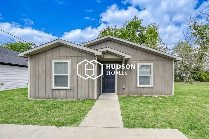 3 bed, 2.0 bath, 1090 sqft, $1,499 — Photo 1