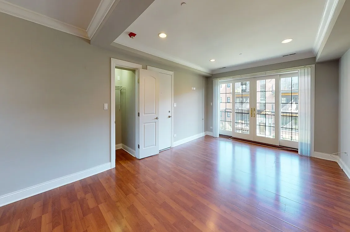 2 S. Greenwood — Photo 2