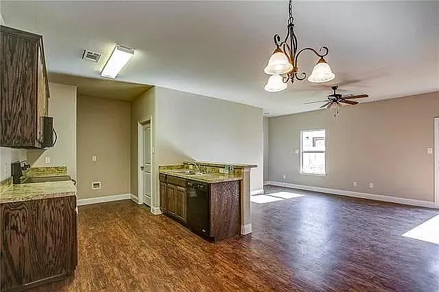 437 Canvas Ct — Photo 5