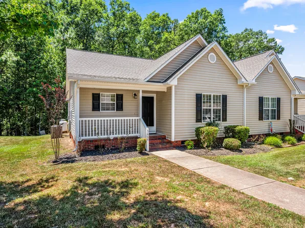 3664 E Cotton Gin Dr, Clayton, NC 27527