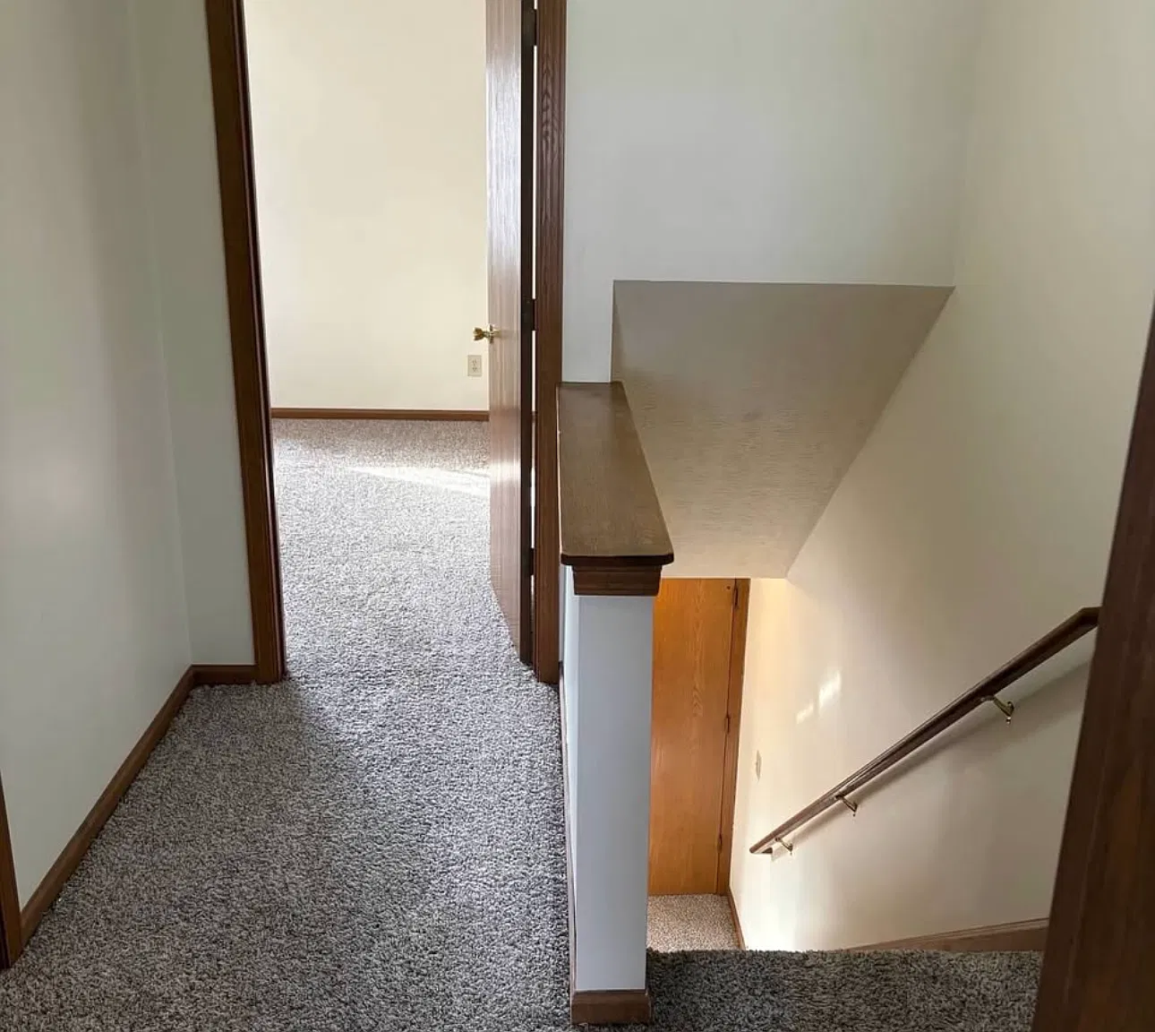 2 bed, 1.5 bath, 900 sqft, $1,015 — Photo 3