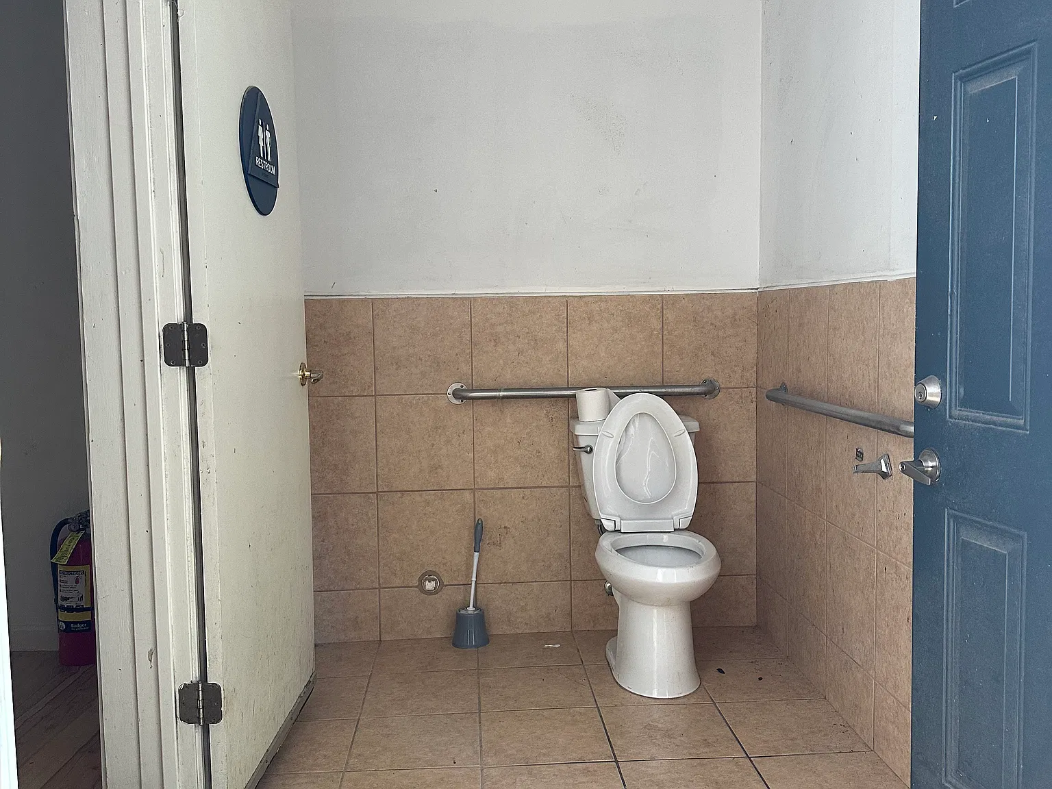 1 bed, 1.5 bath, 1200 sqft, $2,400 — Photo 2