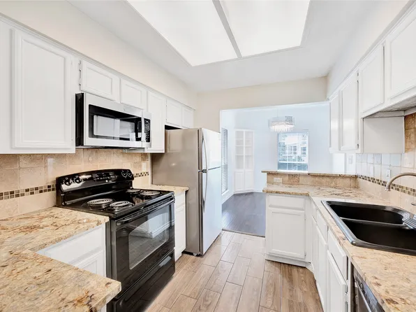 8600 Coppertowne Ln APT 702, Dallas, TX 75243