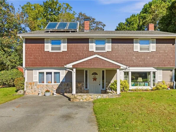 4 Saxony Ave, Tiverton, RI 02878