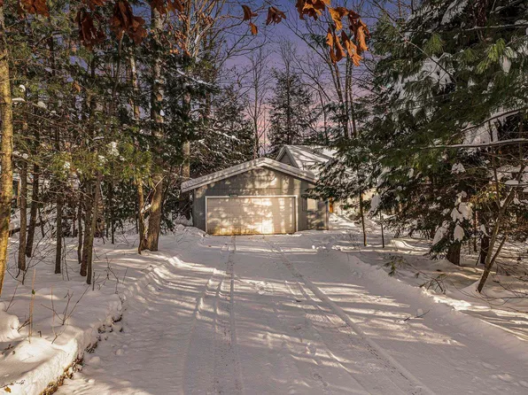 10269 Wildwood Rd, Interlochen, MI 49643