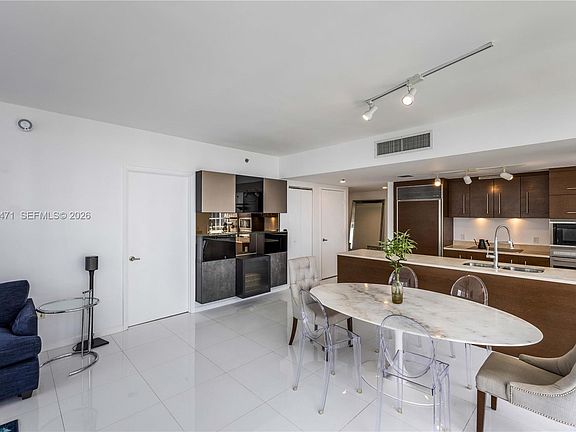 5th image of 475 Brickell Ave APT 4015