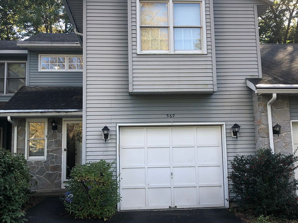 1st image of 569 Highwood Cir