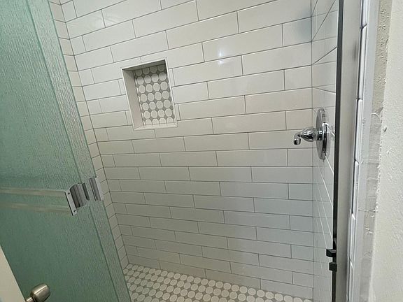 4th image of 1448 S Santa Fe Ave