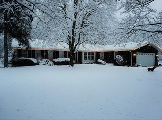 405 Old Mill Rd, Barrington, IL 60010