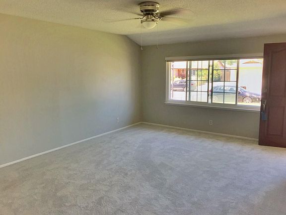 3rd image of 3061 Rossmore Way