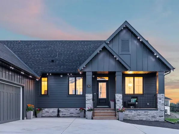 32 E Monterra Lndg, Rocky View County, AB T4C 0G8