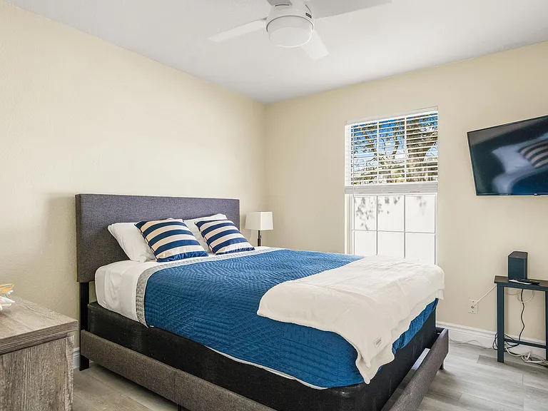 1510 3rd Ct — Photo 16