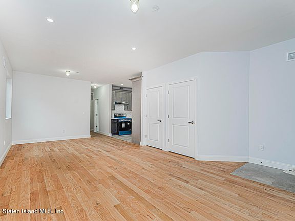 4th image of 24 Hope Ave