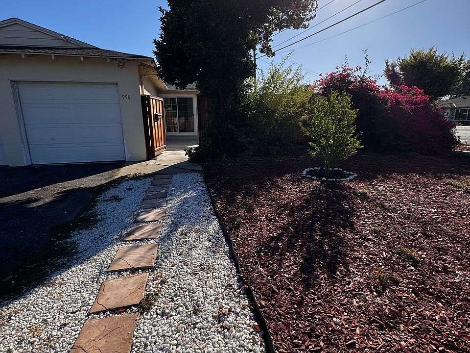 1st image of 996 Gretchen Ln